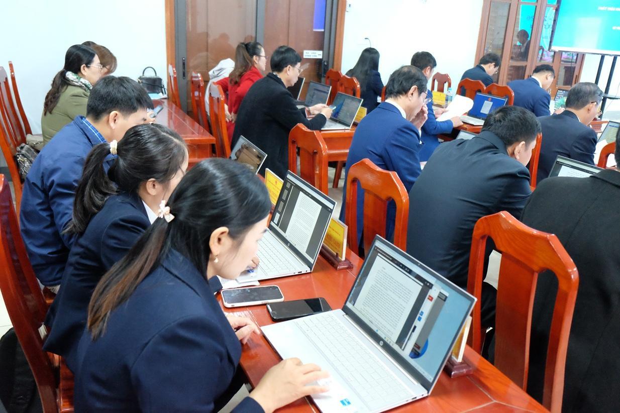 Chuyển đổi số, ứng dụng khoa học, công nghệ, đổi mới sáng tạo trong hoạt động của cơ quan